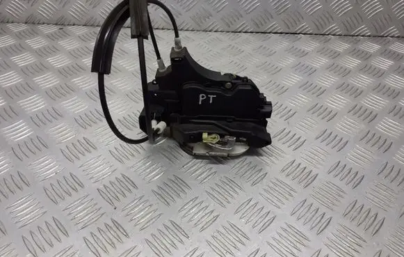 Mitsubishi Colt CZ3 Rear door lock