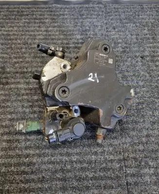 Volvo V50 Fuel injection high pressure pump 30756125 0445010111 56071