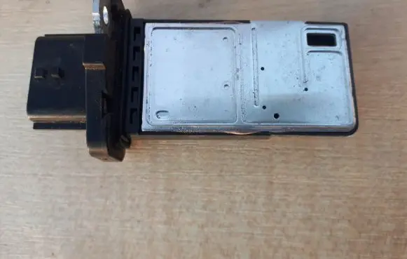 Nissan Juke I F15 Mass air flow meter 226807S00B