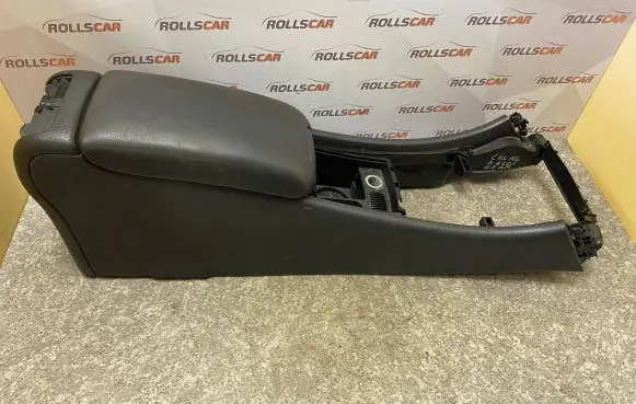 Mercedes-Benz C W203 Armrest E037611021