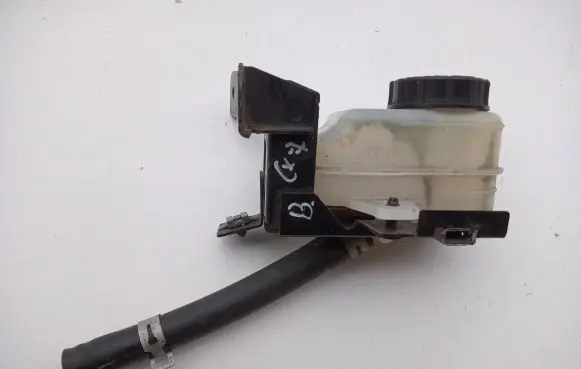 Mazda CX-7 Brake fluid reservoir 