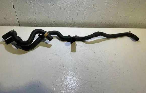 Toyota RAV 4 (XA30) Engine coolant pipe/hose
