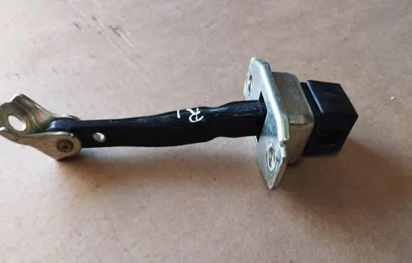 Mitsubishi ASX Front door check strap stopper