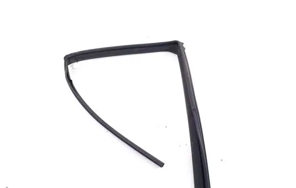 Toyota Yaris Cross Other rear door trim element 681420D340