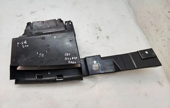 Peugeot 508 II Intercooler air guide/duct channel 9813769480