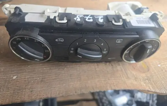 Mercedes-Benz B W245 Climate control unit A1698301385 69780005 060324NB