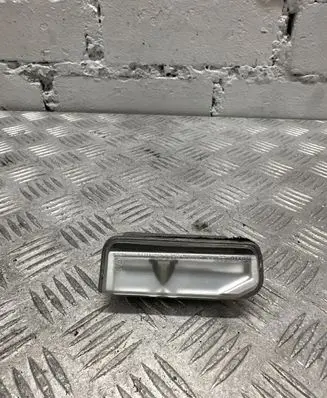 Toyota RAV 4 (XA40) Number plate light