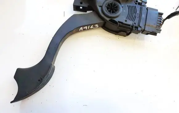 Honda HR-V Accelerator throttle pedal 6g929f836rc 6g92-9f836-rc
