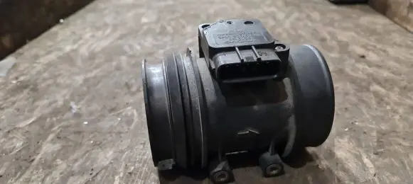 Volvo V70 Mass air flow meter 9202199