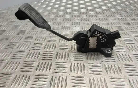Toyota Yaris Accelerator throttle pedal 781100D020