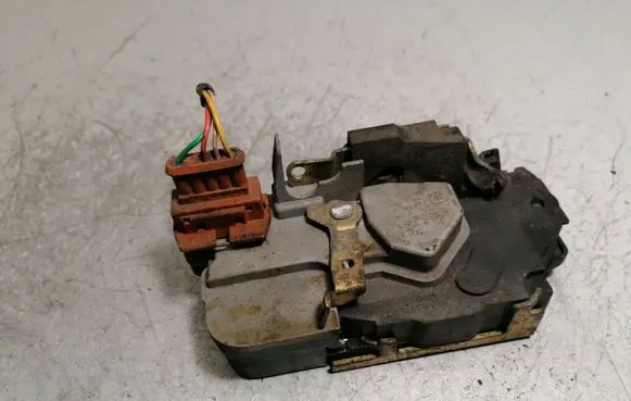 Peugeot 206 Rear door lock