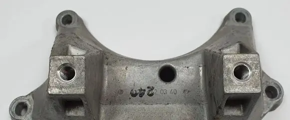 Mercedes-Benz C W204 Engine mounting bracket A2112420340