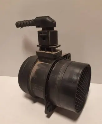 Volkswagen PASSAT B6 Mass air flow meter 0281002735 03G906461C