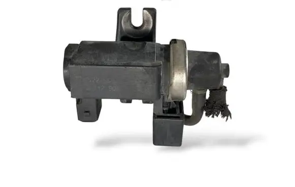 BMW X5 E53 Turbo solenoid valve 2247906