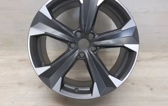 R19 alloy rim