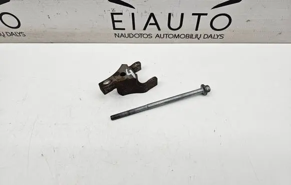 Jaguar XE Fuel Injector clamp holder