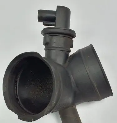 Air intake hose/pipe