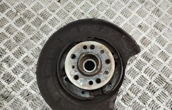 Mercedes-Benz R W251 Rear wheel hub