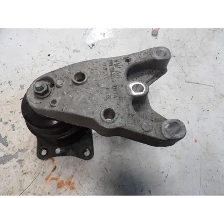 Seat Ibiza IV (6J,6P) Engine mount bracket 6Q0199185S