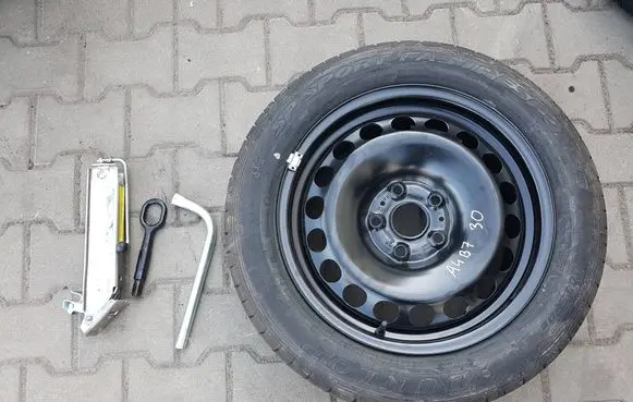 Audi A4 S4 B7 8E 8H R16 spare wheel