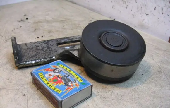 Renault Scenic I Timing belt tensioner 16I16V