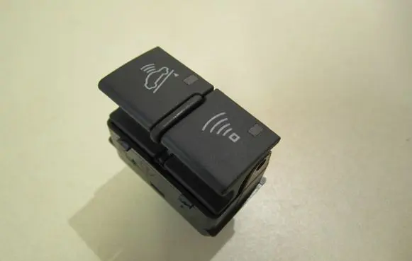 Audi A4 S4 B7 8E 8H Alarm switch 8E2962109