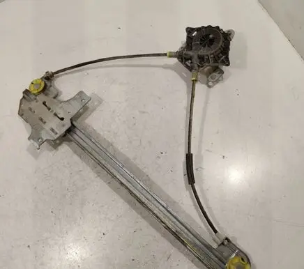 Rear door manual window regulator
