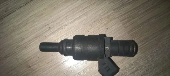 BMW 5 E39 Fuel injector 1427240