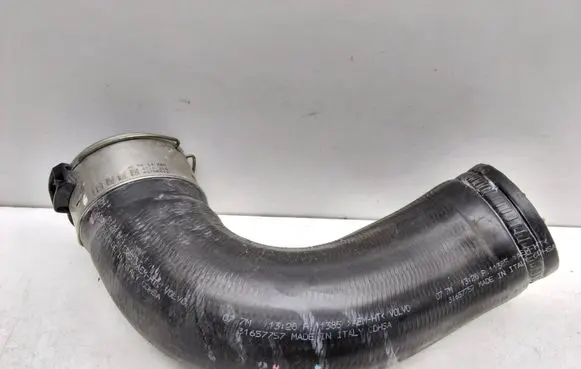 Volvo XC60 Intercooler hose/pipe 31657757