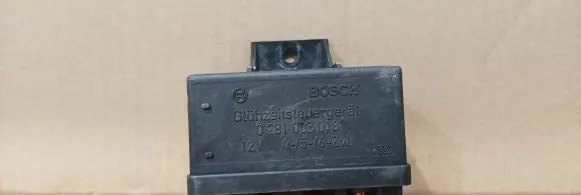 Peugeot 607 Glow plug pre-heat relay 0281003018 BOSCH