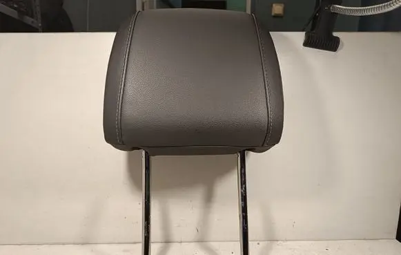 Opel Insignia B Front seat headrest 