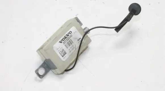 Volvo C30 Aerial antenna amplifier 30732030