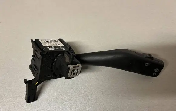 Volkswagen Golf V Wiper control stalk 1K0953519