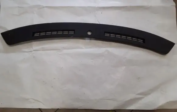 Chrysler 300 - 300C Parcel shelf grill 60471N003 1061090AA I04C6082003Z