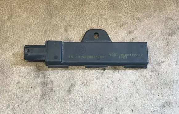 BMW 7 F01 F02 F03 F04 Keyless system antenna 9220831