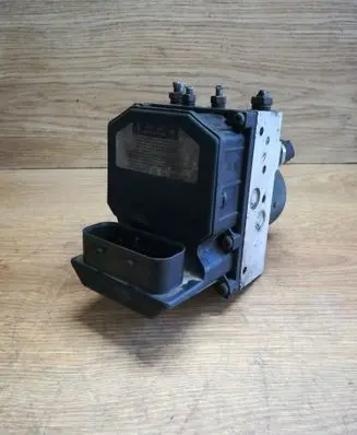 Toyota Corolla Verso AR10 ABS Pump 0265225284 445400F010