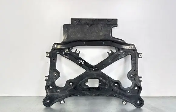 Volkswagen Touareg III Front subframe 4M1399345F