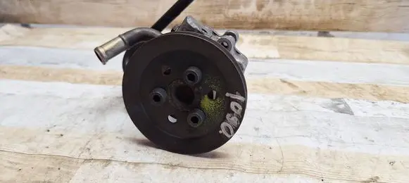 Seat Alhambra (Mk1) Power steering pump 3A674FA 3A733AA
