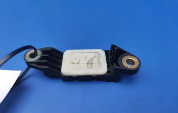 Mercedes-Benz E W211 Airbag deployment crash/impact sensor 0018209126 001820912606