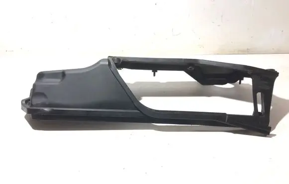 BMW 5 E60 E61 Air filter box cover 7793203