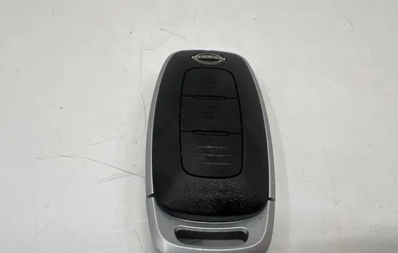 Nissan X-Trail T33 Ignition key/card S180146106