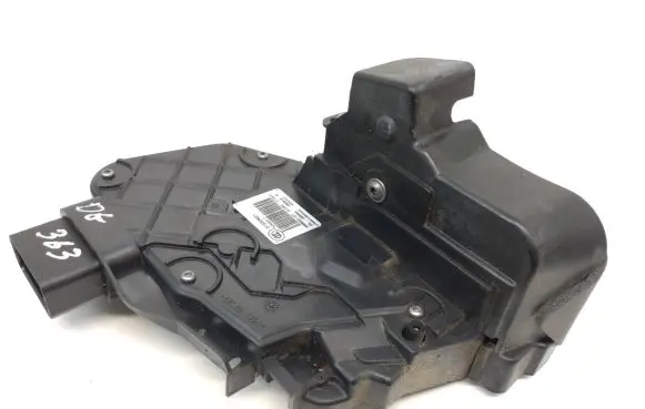 Volvo XC70 Rear door lock 31253921 A048317