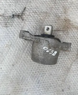 Maserati Ghibli Engine mount bracket 06700048700 00035 0A236