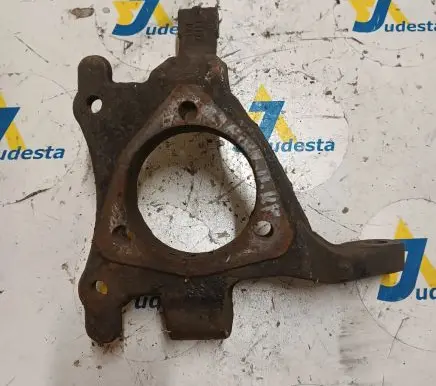 Opel Astra H Front wheel hub 13197800
