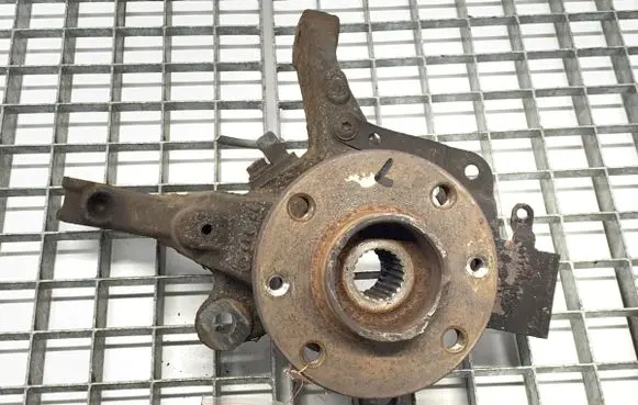 Renault Captur Front wheel hub spindle knuckle