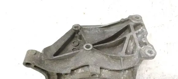 Volkswagen Transporter - Caravelle T4 Generator/alternator bracket 028903143AD