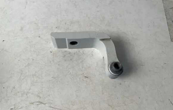 BMW 5 G30 G31 Rear door lower hinge 7333093