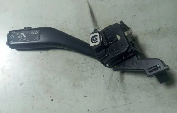 Volkswagen Cross Touran I Indicator stalk 1K0953513G