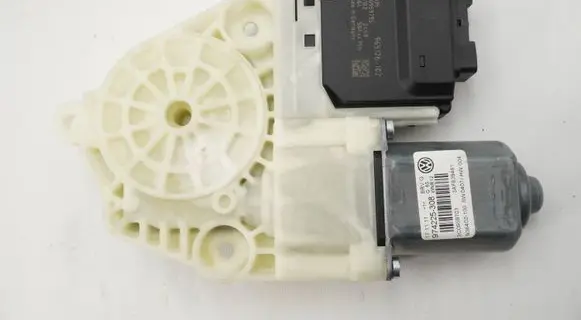 Volkswagen PASSAT B7 Rear door window regulator with motor 3C0959795 3C0959703 3AF839461