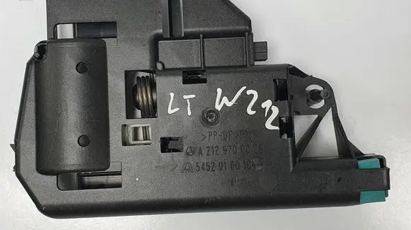 Mercedes-Benz E W212 Front seat headrest A2129700026